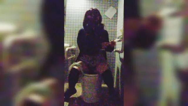 Hdporner Crossdresser filmed herself peeing in a public restroom in the middle of the night. Car