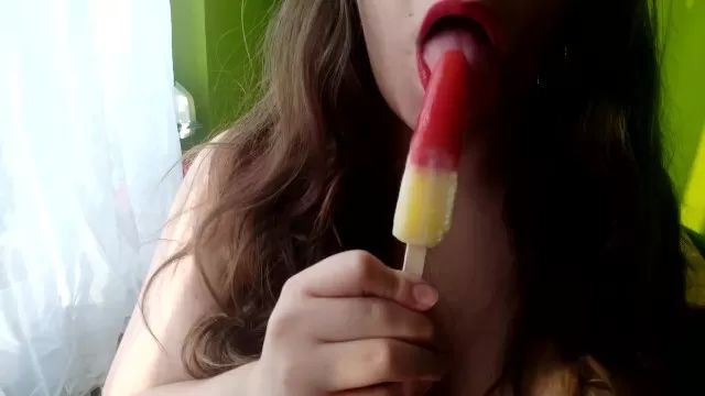 HomeDoPorn Red lipstick slut sucking on popsicle - ASMR Straight