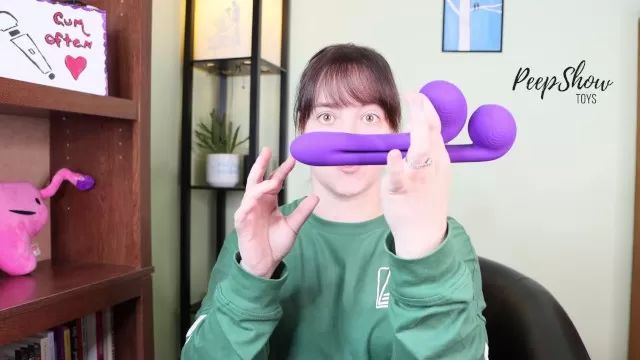 3D-Lesbian Toy Review - Snail Vibe Dual-Stimulating Vibrator, Courtesy of Peepshow Toys! Porn Sluts