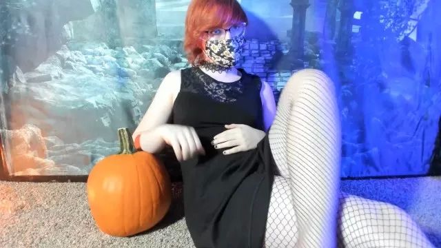 Hardcore Fuck Worst Halloween Special Ever: Trans Girl Fucks a Pumpkin Punheta