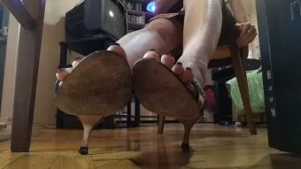 Jacking Spy on feet in sexy sandals under the table -...
