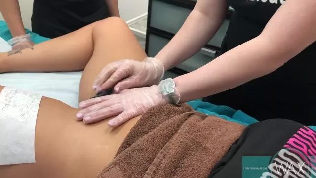 Suruba Alexis Monroe waxes her vagina! Blow Job