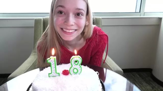Blow Job Movies Very petite blonde has just turned 18 and is making her porn debut MyFreeCams