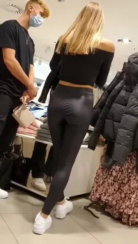 Naked Very Sexy GF Candid Ass In Shiny Leggings Eng Sub