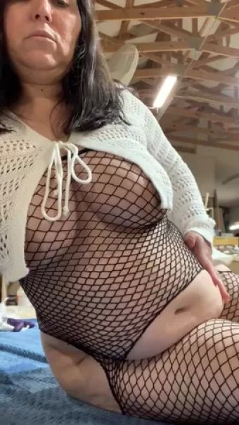 Amateur Sex Tapes Chubby girl in fishnets Real Amateur Porn
