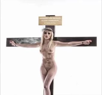 Outdoor Female Jesus Crucified Naked Icelandic Audio Funny-Games