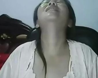 Amazing Wetting pussy of lonely Chinese MILF Hot Girl