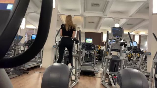 Uncut Quick fuck in the gym. Risky public sex with Californiababe. AntarvasnaVideos
