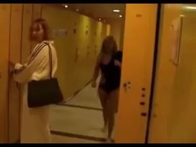YOBT Sexy Girlfriend Gives Wicked Blowjob In Public Leaked