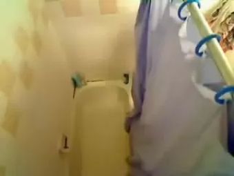 Camster Amateur Teen Gets It Up The Ass In The Shower Wetpussy