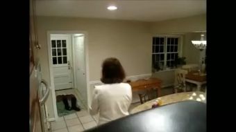 JuliaMovies Viral Marketing Video Fail: Mom Goes Apeshit Banheiro