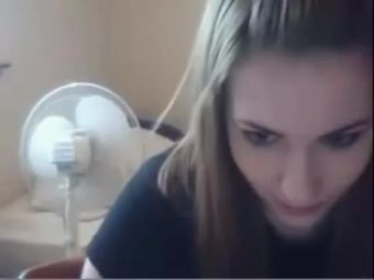 TheSuperficial Webcam Hottie Makes Use of Her Tight Body Follando