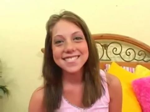 Perra Cute Teen is Ready For a Real Big Dick Stretch