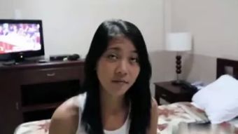 Staxxx Young Filipina Girl Serves Her Man Stroking