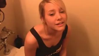Gay Fucking GF Gives a Killer Blowjob on the Toilet Shemale